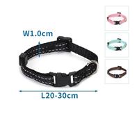 Collare riflettente per cani, imitazione nylon, resistente, regolabile, migliora visibilità e sicurezza durante le passeggiate notturne.