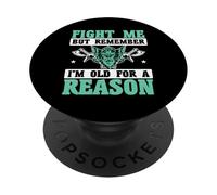 Combattimi ma ricorda che sono vecchio per una ragione vichinghi PopSockets PopGrip Adesivo