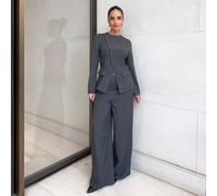 Completo da donna elegante e versatile per l'ufficio e il tempo libero, composto da blazer con bavero asimmetrico e bottoni in vita e pantaloni a vita alta, colore grigio cachi, 2 pezzi L,M,S,XSColore