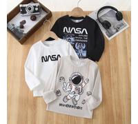 Compra 2 Ottieni 1 Gratis! Set da 3 pezzi Magliette casual con semplici grafiche da ragazzo, caratterizzate da stampe come astronauta e disegni di pianeti. Morbide e versatili, perfette per outfit per