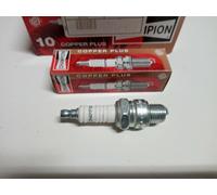 CONFEZIONE 10 CANDELE PASSO CORTO CHAMPION L86C PER CICLOMOTORI-VESPA-MOTO