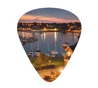 Confezione da 12 plettri per chitarra, comodi da tenere in mano, con bordi lisci, tre spessori per abbinarsi alla vista notturna del porto di Newport, immagine del Rhode Island