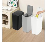 Confezione da 3 cestini da 9 litri nei colori nero, bianco e grigio. Pattumiere per bagno e cucina, adatte anche per uffici. Semplici cestini con coperchi in PP. DescrizioneQuesto cestino è realizzato