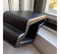 Confezione da 4 fermaporta e finestre, in plastica robusta, anti-collisione, kit per isolamento del balcone, ventilazione e privacy, facili da installare per porte da patio (nero, 4 pezzi)