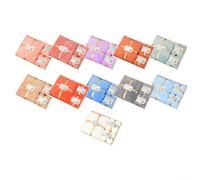 Confezione di asciugamani in stile moderno con tre pezzi in pile corallo progettati per completare il bagno contemporaneo in modo naturale (grigio)