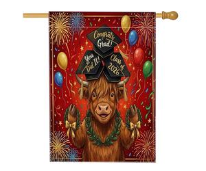 Congrats Grad Highland Cow Front Yard Backyard Vertical House Flags 28x40 Double Face per esterno, rosso divertente celebrazione laurea casa stampata bandiera el 2026 decorazione per la casa