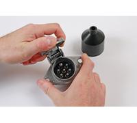 Connect 7 Pin 24 Volt Metal Socket 1Pc 39952