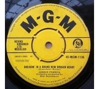 CONNIE FRANCIS - CONNIE FRANCIS - BREAKIN IN A BRAND NEW BROKEN HEART - 7 inch vinyl / 45