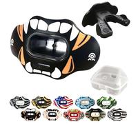 COOLLO SPORTS MAXX/Might Football - Paradenti per labbra e sport ad alto impatto, per adulti e ragazzi (cinghia inclusa), zanne bianche dorate (strato singolo), con custodia (adulti 8+)