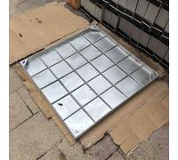 Coperchio in Cemento per Fossa settica con Maniglia in Acciaio Inox - Coperchio Resistente con Doppio Accesso per Un Accesso Sicuro al pozzo di ispezione.