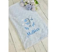 Copertina neonati in morbidissimo pile personalizzata con disegno e nome ricamato a scelta regalo neonati e bimbi battesimo nascita baby shower compleanno (celeste)