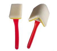 Coppia di spazzole con setole in nylon progettate per la precisione negli angoli e lungo i battiscopa durante i progetti di decorazione