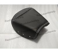 Coprisella posteriore in pelle nera Lycett adatto a Royal Enfield Ariel Trium...