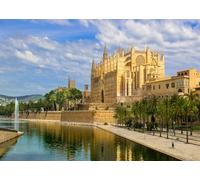 CORFOTO Paesaggio Cattedrale di Palma di Maiorca con Architettura Gotica Vasca Riflettente Palme Cielo Blu Nuvole Bianche Atmosfera Storica Vacanza 6x3m Sfondo Poliestere per Fotografia