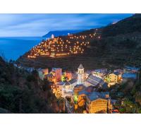 CORFOTO Tessuto 2.7x1.8m Sfondo Cinque Terre Notte Villaggio Costiero Italiano Luci Collina Scena Mediterranea Sfondo Fotografico per Festa Matrimonio Viaggio Accessori Foto
