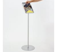 Cornice a scatto Formato A 4 modello a leggio su piantana Dimensioni Ø 35 x h 95 cm base in metallo verniciato argento