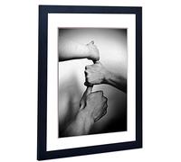 Cornice Alice con passepartout e vetro acrilico | Colore Nero | Dimensioni cornice 45x60 cm | Dimensioni immagine 36x49 cm