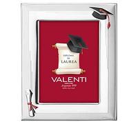 Cornice portafoto di valenti. Cornice portafoto in argento laminato con cappello laurea e pergamena ideale per regalo di laurea. Le dimensioni sono 13x18 cm. La referenza è 51049 4l