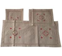 Corredocasa Set di Tris Centrini in Macramè Lavorazione Artigianale Composto da Centro Runner e 2 Centrini Piccoli di Alta Qualità Ottimi per Casa Tavolo, Delicati, Eleganti(Beige/Rosso)