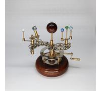 Cosmos Museum Modello del sistema solare | Orrery di astronomia educativa e decorativa | Planetario meccanico in ottone di alta qualità (11 pollici Terra, Marte e Lune)