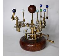 Cosmos Museum Modello di sistema solare Orrery in ottone nichelato - Decorazione vintage funzionale con sole, mercurio, Venere, Terra, Luna e Marte per gli appassionati di spazio, inaugurazione della