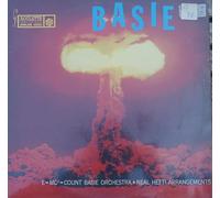 Count Basie - Vogue Roulette CVR 56012 - E=MC2 = Count Basie & His Orchestra + Neal Hefti Arrangements - (Attention : Original et non réédition) - The kid from red bank duet, After supper, Flight of the foo birds, Teddy The toad, Whirly-bird, Splanky, Fantail, Lil'darlin. - Disque vinyle LP 33t (et non CD).