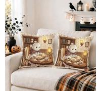 Cozy Ghost Reading in Library - Set di 2 federe per cuscino, 45 x 45 cm | Scena vintage della biblioteca, federe per cuscini, illustrazione fantasiosa fantasma, accenti per la casa autunnale