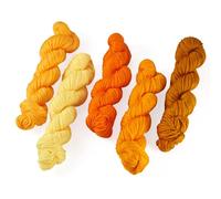 Craftora 5 fasci di filato in fibra acrilica da 2,2 mm per uncinetto, filo per cucito, matasse di colore giallo, kit per tessitura, abbigliamento, cucito