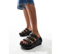 Crocs Sandalo MEGA CRUSH TRIBLE STRAP 209842 realizzato con una resistente resina CROSLITE; tacco di 8 cm, colore nero; suola in resina CROSLITE.