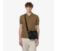 K-Way Borsa a tracolla pratica e leggera chiusa con zip. Dispone di un ampio scomparto principale, tasca interna e sul fronte chiusa con zip. Tracolla removibile e regolabile. 25x22x4cm. Non definito