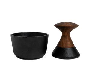 Crushgrind Kiruna Mortaio con pestello | Mortaio per spezie in ghisa di alta qualità e legno di acacia | Per tritare spezie secche ed erbe aromatiche