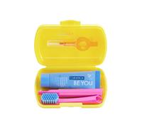 Curaprox Travel Set Yellow Cofanetti spazzolino pieghevole CS 5460 Ultra Soft 1 pz + dentifricio Be You Daydreamer Blackberry & Licorice 10 ml + spazzolino interdentale 2 pz + porta spazzolino interdentale 1 pz