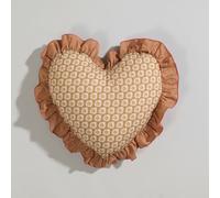 Cuscino a forma di cuore in cotone biologico con stampa floreale color senape e volant rosa