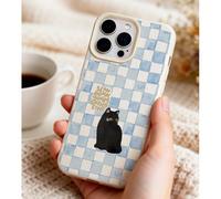 Custodia artistica per telefono dipinta a mano con motivo a scacchiera di gatti, in materiale morbido con texture in finta pelle bianco latte, realizzata con una tecnica di stampa ad acquerello di alt