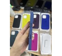Custodia originale in silicone con MagSafe per iPhone 16 Pro Max 15 Pro 14 13 12