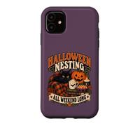 Custodia per iPhone 11 Accogliente weekend casalingo con zucca di Halloween