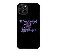 Custodia per iPhone 11 Pro Illustrazione viola If I'm sitting I'm Knitting Yarn Ball