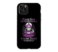 Custodia per iPhone 11 Pro PLEASE HOLD I'M NEGOTIATING A PASTRY TREATY WITH ELVES