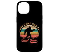Custodia per iPhone 14 Il mio campo ha un ospite segreto che crede in Bigfoot Camper
