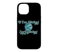 Custodia per iPhone 14 Illustrazione blu If I'm sitting I'm Knitting Yarn Ball