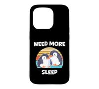 Custodia per iPhone 15 Pro Ho bisogno di più sonno Un pinguino che dorme carino coppia che dorme prima di andare a letto