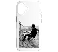 Custodia per iPhone 16 Richard Hawley in piedi al bordo del cielo di Andy Willsher