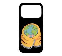 Custodia per iPhone 17 Pro Hug The World Earth avvolto in sciarpa design
