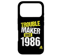 Custodia per iPhone 17 Pro Trouble Maker since 1986 - Anno di nascita scherzo sarcastico