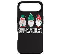 Custodia per iPhone Air Chilling With My Knitting Gnomies Knit Funny Gnome Pun Xmas