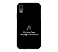 Custodia per iPhone XR Donna incinta che tiene un piccolo annuncio segreto