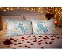 D&Vlab Set Coppia di 2 Federe per Letto Matrimoniale in 100% Cotone 50x80 cm Disegnate PERSONALIZZABILI CON NOMI E INIZIALI Made in italy Regalo Lei Lui Fidanzati (Segni Zodiacali Simboli)