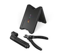 D'Addario Tour Grade - Kit per cambio corde per chitarra, strumento per estrattori pioli, taglierina e custodia con poggiagambe integrato, strumenti per installazione, riparazione, manutenzione