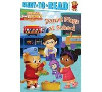 Daphne Pendergrass Daniel Plays at School (Copertina rigida)