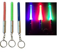 DARLINGTON & Sohns 3 ciondoli a forma di spada a LED, colore rosso, blu e verde, con effetto luminoso fresco, perfetti per fan e collezionisti